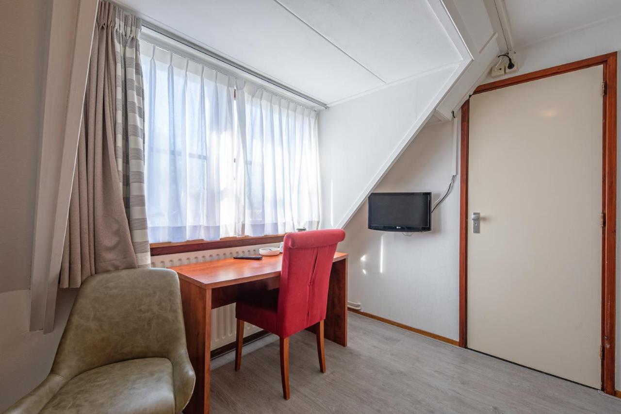 B&B Hotel Rebecca De Waal Bagian luar foto
